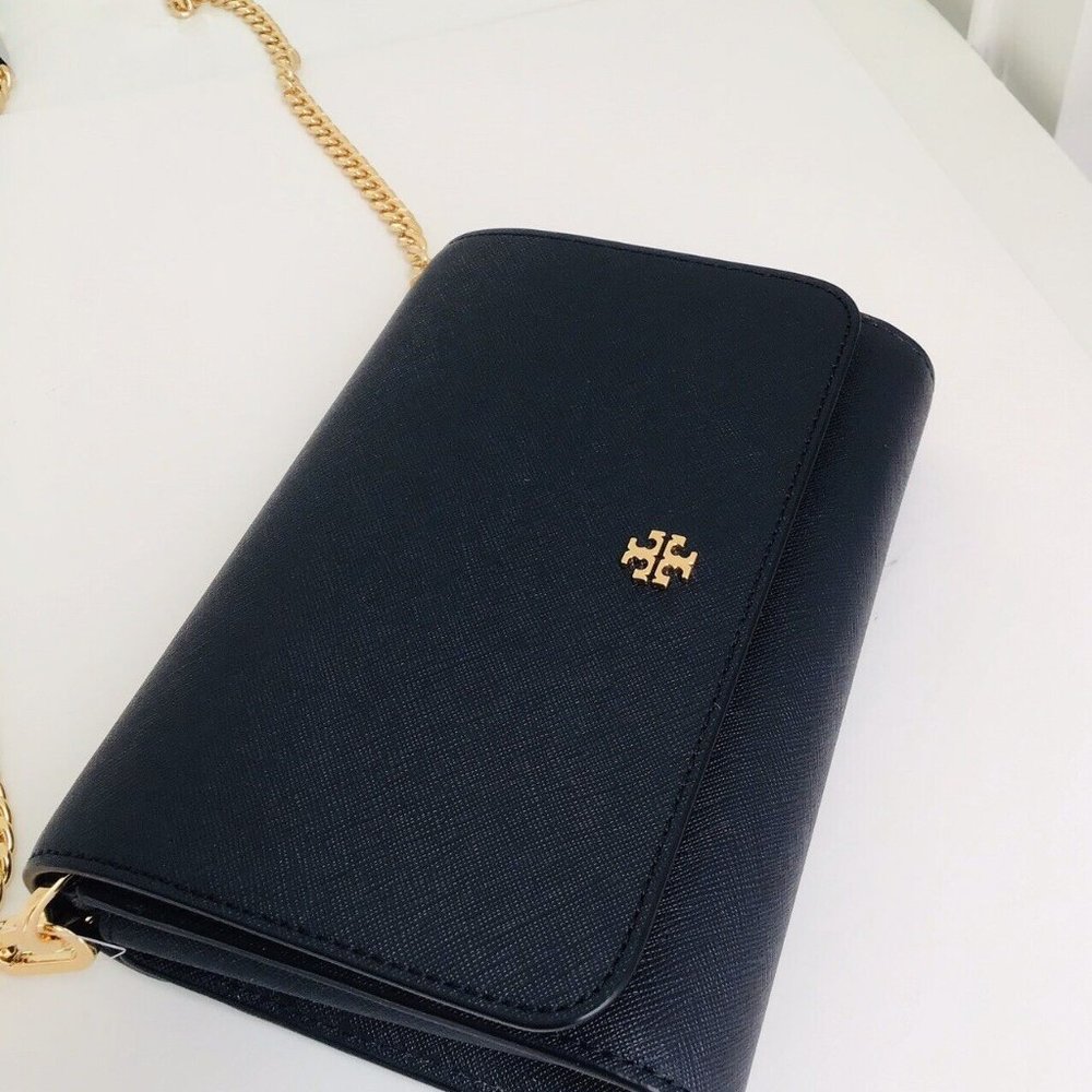 - New tory burch Emerson wallet chain crossbody. Color Navy
